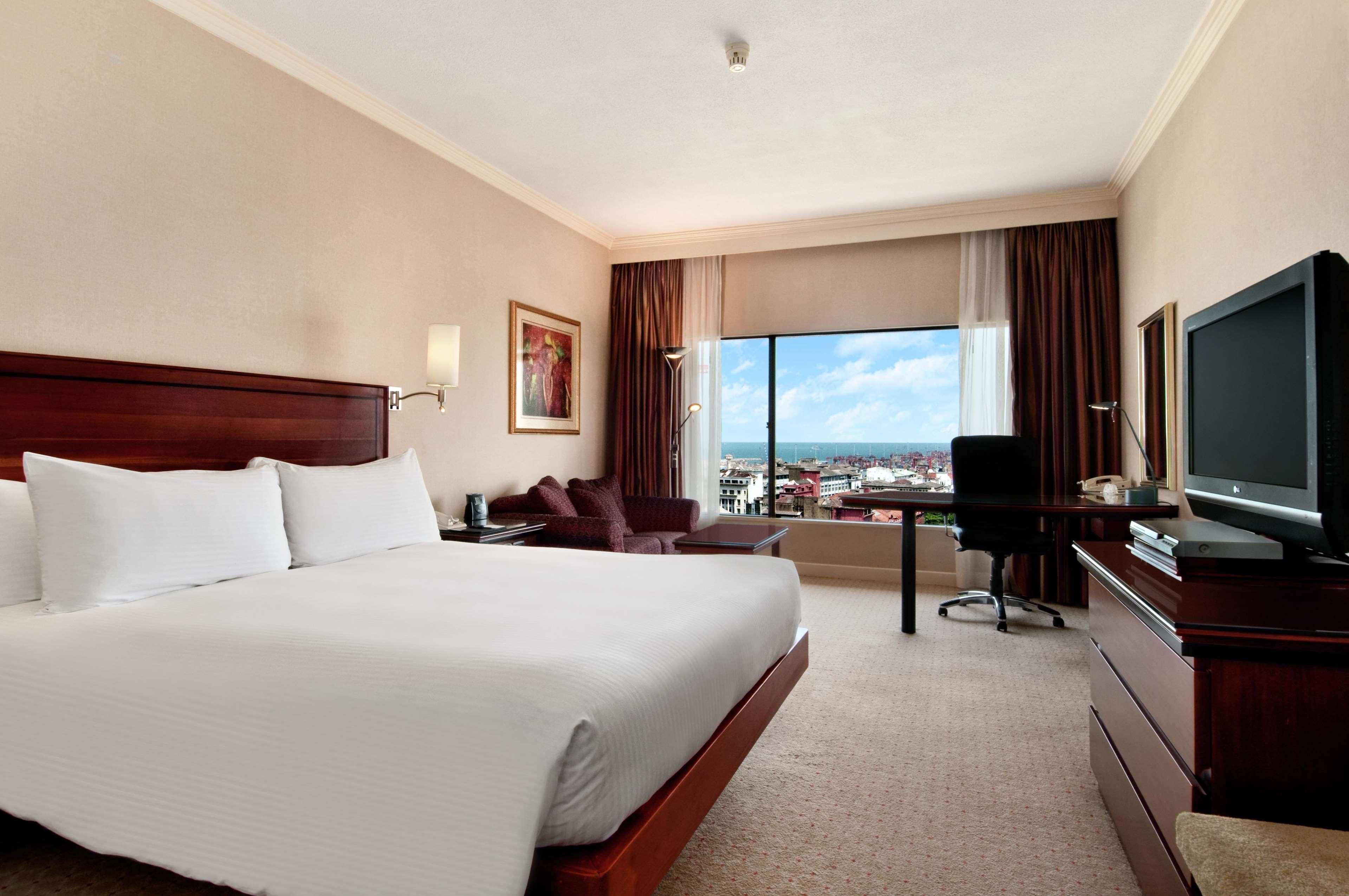 Hilton Colombo Hotel Ruang foto
